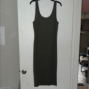 Bar III Elegant Olive Green Sleeveless Dress